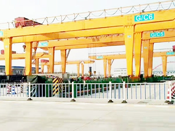 集裝箱門式起重機(jī)